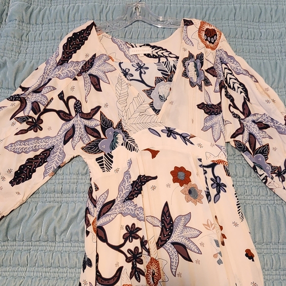 Caballero Deep V-Neck Floral Midi Dress Size Small - Picture 3 of 6